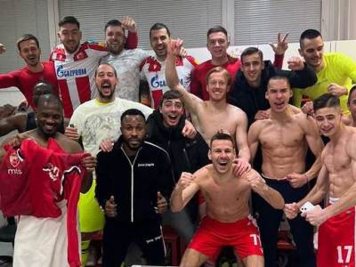  Crvena zvezda slika iz svlačionice 