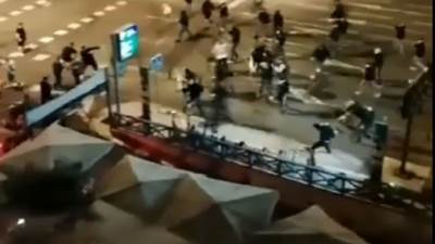  Tuča navijača Vest Hema i Ajntrahta u Sevilji VIDEO 