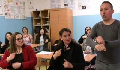  Kupres u školi uče znakovni jezik 