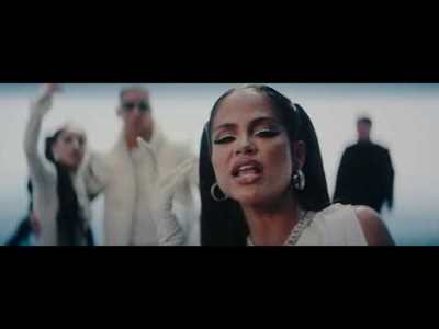  Daddy Yankee ft. Natti Natasha & Becky G - Zona Del Perreo  