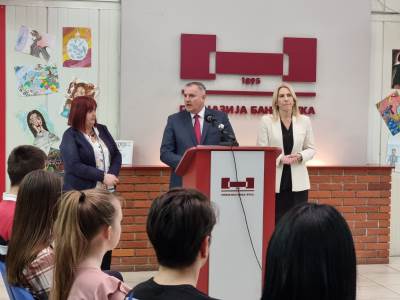  Cvijanovićeva i Višković u posjetili banjalučku Gimnaziju 