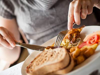  3 NAJGORA DORUČKA ZA VISOK HOLESTEROL: Nutricionista upozorava na hranu za koju CIJELI ŽIVOT mislimo da je najbolja 