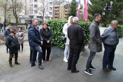  Izbori u Srbiji: Glasanje u gradovima BiH (FOTO) 