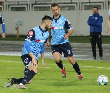  radnik izgubio od famosa  