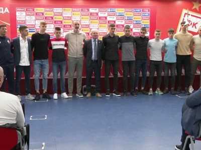  Zvezda potpisale ugovore sa 11 mladih igrača 