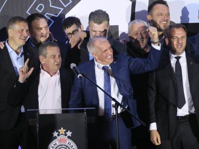  Željko Obradović zapjevao na bini 