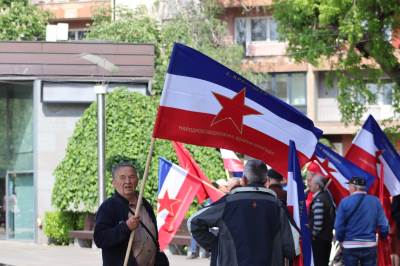  Brojne jugoslovenske petokrake na Dan pobjede nad fašizmom u Banjaluci (FOTO) 