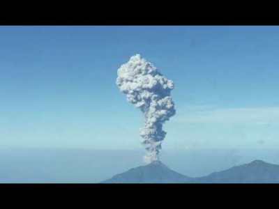  Ponovo proradio vulkan Merapi 