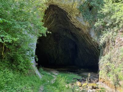 Reportaža o Dabarskoj pećini kod Sanskog Mosta 