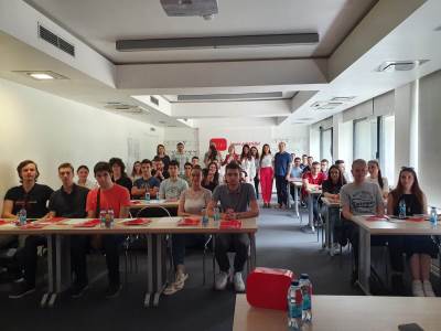  Studenti PMF-a u posjeti kompaniji m:tel 