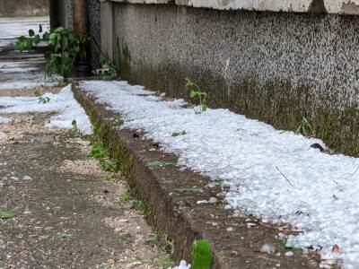  Jako nevrijeme pogodilo Jajce, padao grad veličine teniske loptice  (VIDEO) 