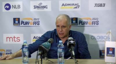  Zeljko-Obradovic-cestitao-igracima-u-poluvremenu 