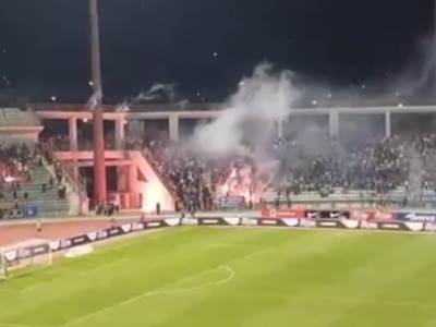  Navijački neredi na utakmici Grčke i tzv Kosova 