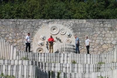  Protest na Partizanskom groblju u Mostaru 