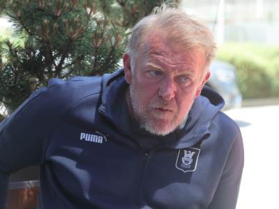 Robert Prosinečki je "četnik" za navijače Hajduka iz Splita (FOTO) Robert Prosinečki je "četnik" za navijače Hajduka iz Splita (FOTO)