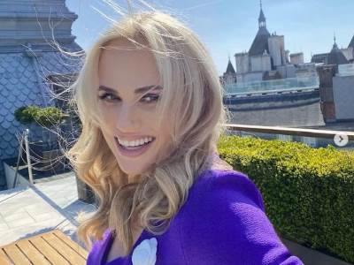  Rebel Vilson postala majka 