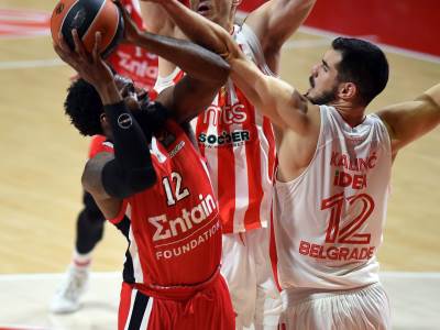  Hasan Martin potpisuje za Crvenu zvezdu 