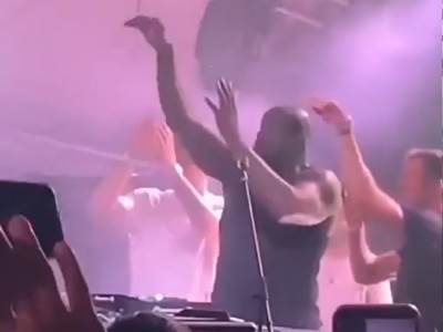  Šekil O'Nil kao di-džej na žurci na Jadranu 