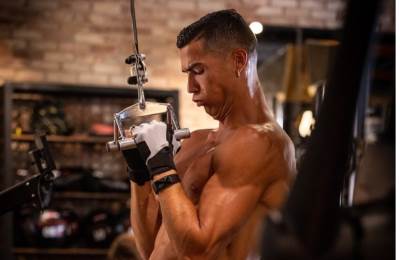  Kristijano-Ronaldo-objavio-sliku-u-sortsu 