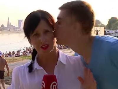  Poljubio hrvatsku novinarku u sred javljanja uživo 