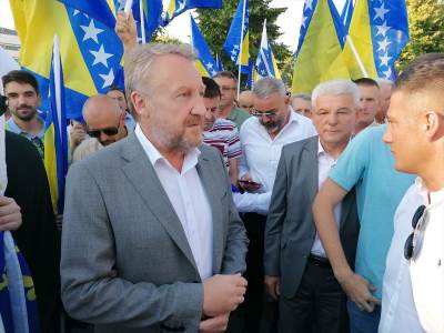  Broj glasova za Bakira u Mostaru 