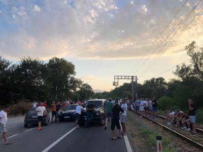  grupa građana blokirala magistralni put u Crnoj Gori 