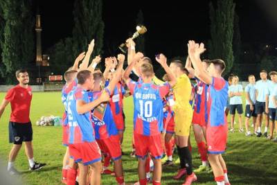  Juniori FK Borac osvojili turnir Football Friends u Foči 