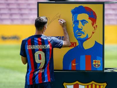  Levandovski zadužio broj devet u Barseloni 