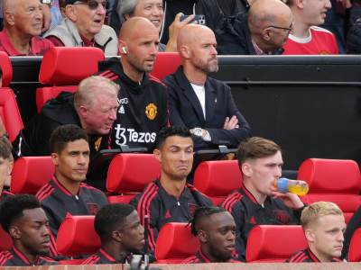  Kristijano-Ronaldo-gleda-rasulo-Mancester-junajteda 