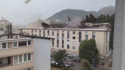  U Sloveniji snažan vjetar rušio drveće i razne objekte 