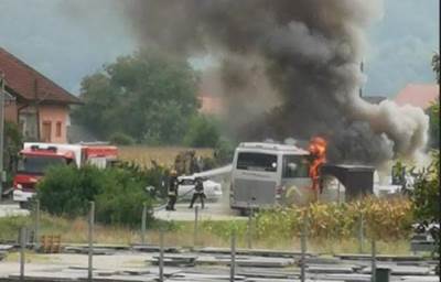 Zapalio se autobus na cesti kod Doboja 