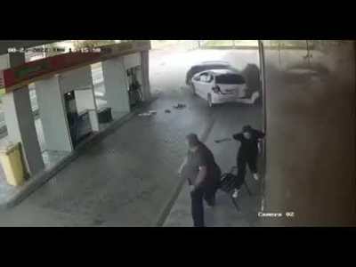  Sudar nekoliko automobila na benzinskoj pumpi u Prnjavoru 