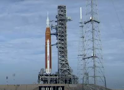  NASA lansira raketu Artemis 