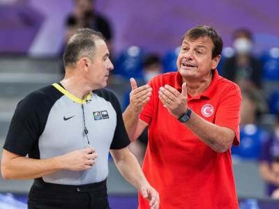  Ataman-bijesan-zbog-termina-osmine-finala-na-Eurobasketu 