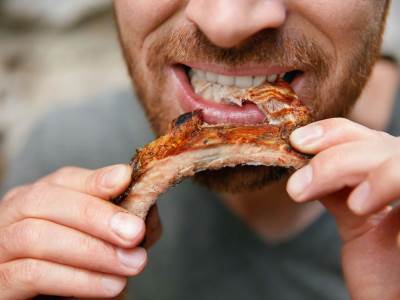  Peta poziva na zabranu intimnih odnosa muškarcima koji jedu meso 
