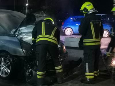  Gori automobil u Banjaluci 