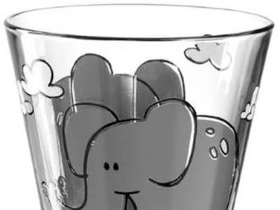  Povlače se čaše sa motivom slona  