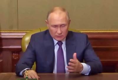  Ruskinja u pritvoru zbog poruka na grobu Putinovih roditelja 