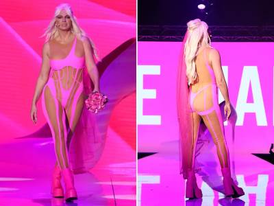  Karleuša an modnoj reviji 