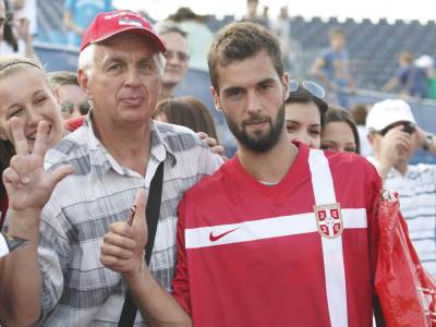  Benoa Per teniser igra fudbal 