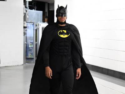  Grent Vilijams došao na utakmicu u kostimu Betmena 