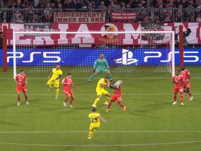  Sadio Mane igrao rukom - sudija nije svirao penal 