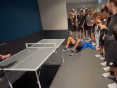  Novak Đoković izgubio u stonom tenisu od skupljača loptica VIDEO 