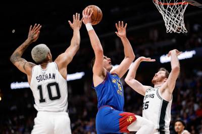  Nikola Jokić dabl-dabl protiv San Antonija 