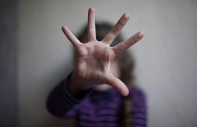 Policajci osumnjičeni za seksualno uznemiravanje i zloupotrebu djeteta na kriminalističkoj obradi Policajci osumnjičeni za seksualno uznemiravanje i zloupotrebu djeteta na kriminalističkoj obradi