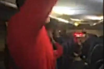  Crnogorske reprezentativke pjevaju ustašku pjesmu 