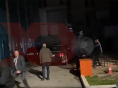  Kurtija gađali trešnjama 