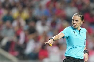  stefani frapar prva dama arbitar na mundijalu  