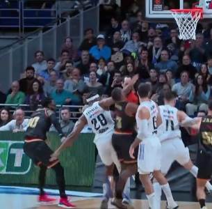  Džordan Lojd se vraća na parket 