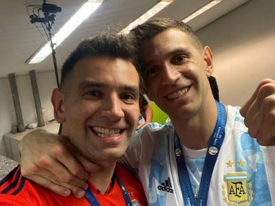  Golman Emilijano Martinez u Rusiji bio navijač, a sada igra na Svjetskom prvenstvu u Kataru 